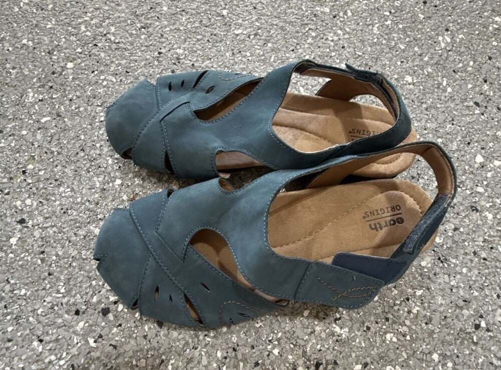 Earth Origins Birdine Leather Fisherman Sandals in 10W